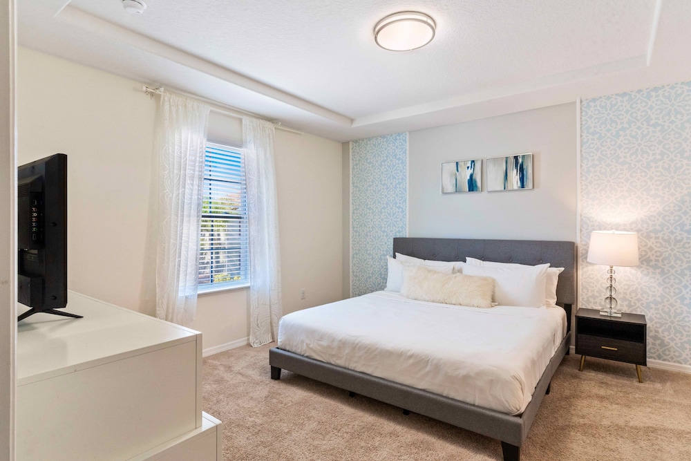 House (4 Bedrooms) - Photo 6