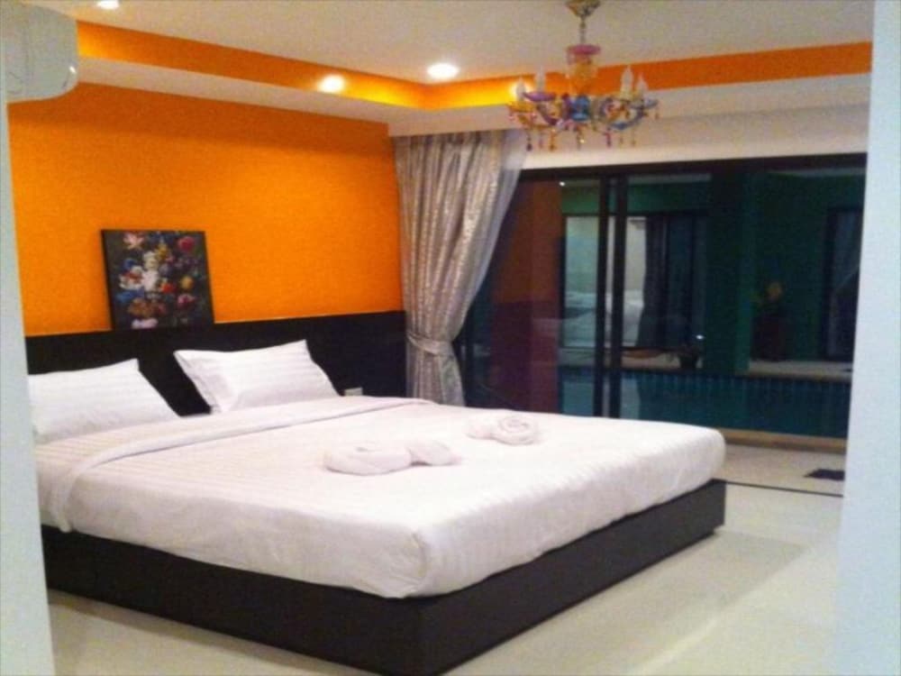 Double Room, Pool View - Photo 1