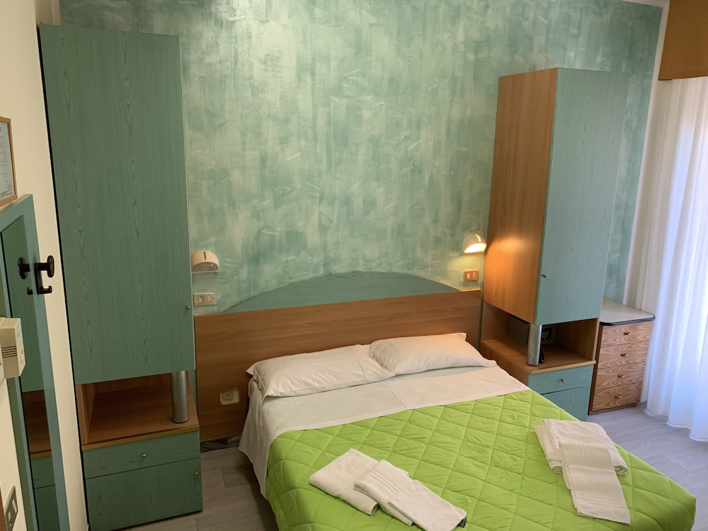 Triple Room - Photo 1
