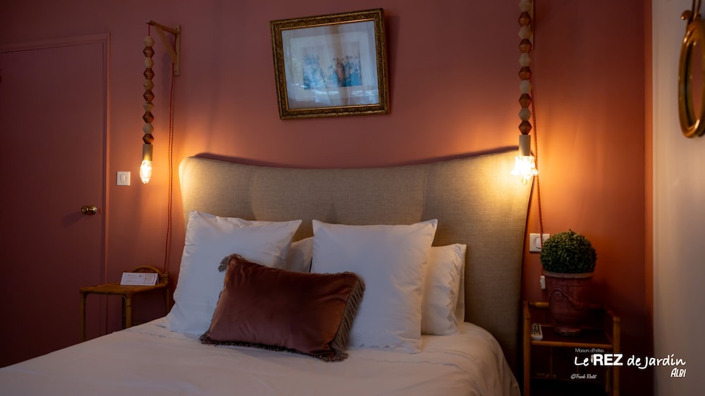 Comfort Double Room, Private Bathroom, City View - Photo 5