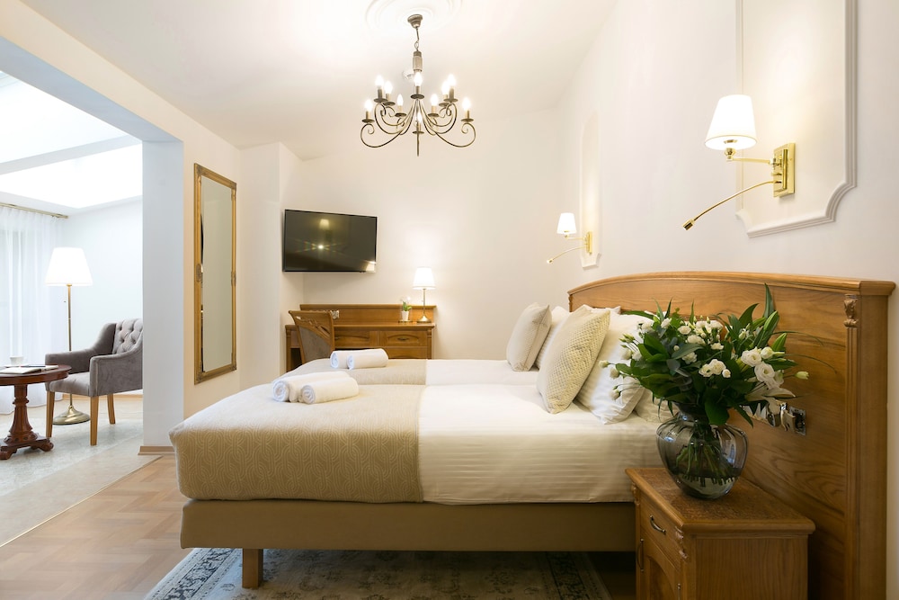 Superior Double or Twin Room with Orangery photo 2