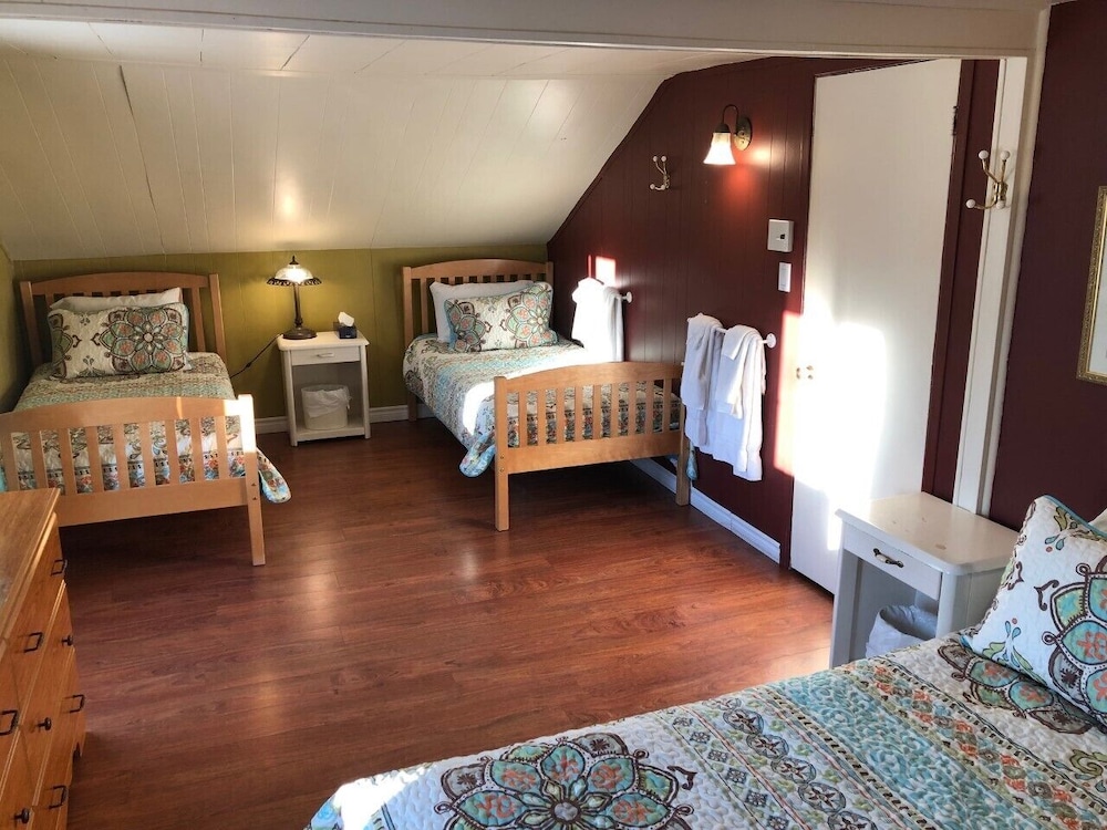 Family Chalet, 4 Bedrooms, Accessible, 2 Bathrooms photo 1