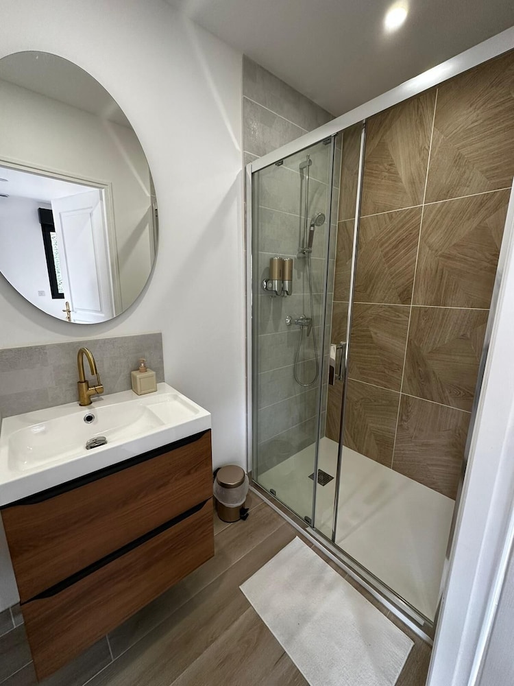 Comfort Quadruple Room (Duplex minimaliste) photo 3