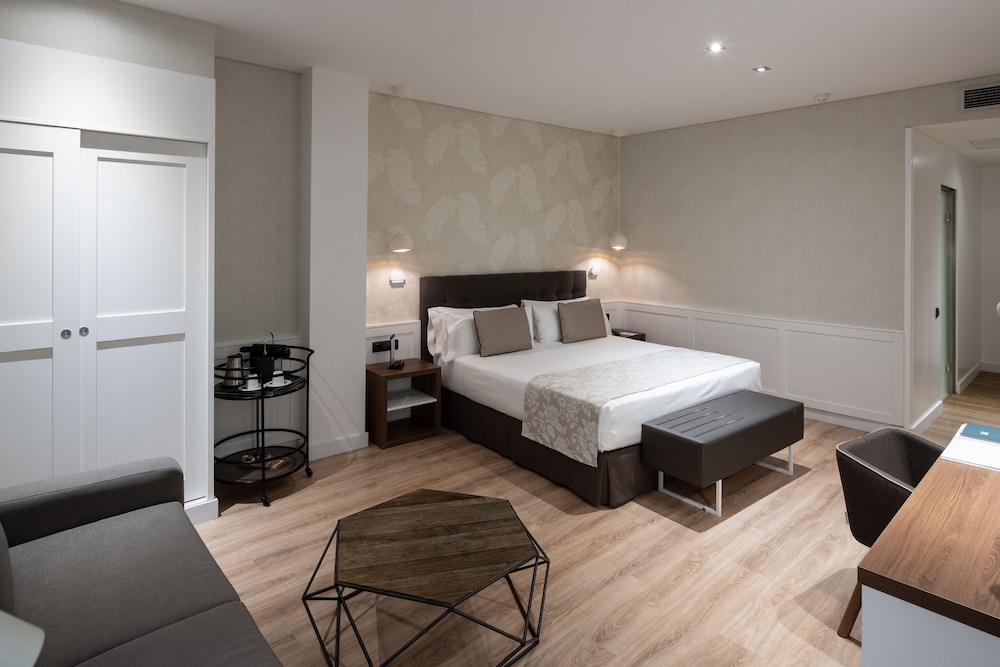 Superior Room (Single Use) - Photo 3