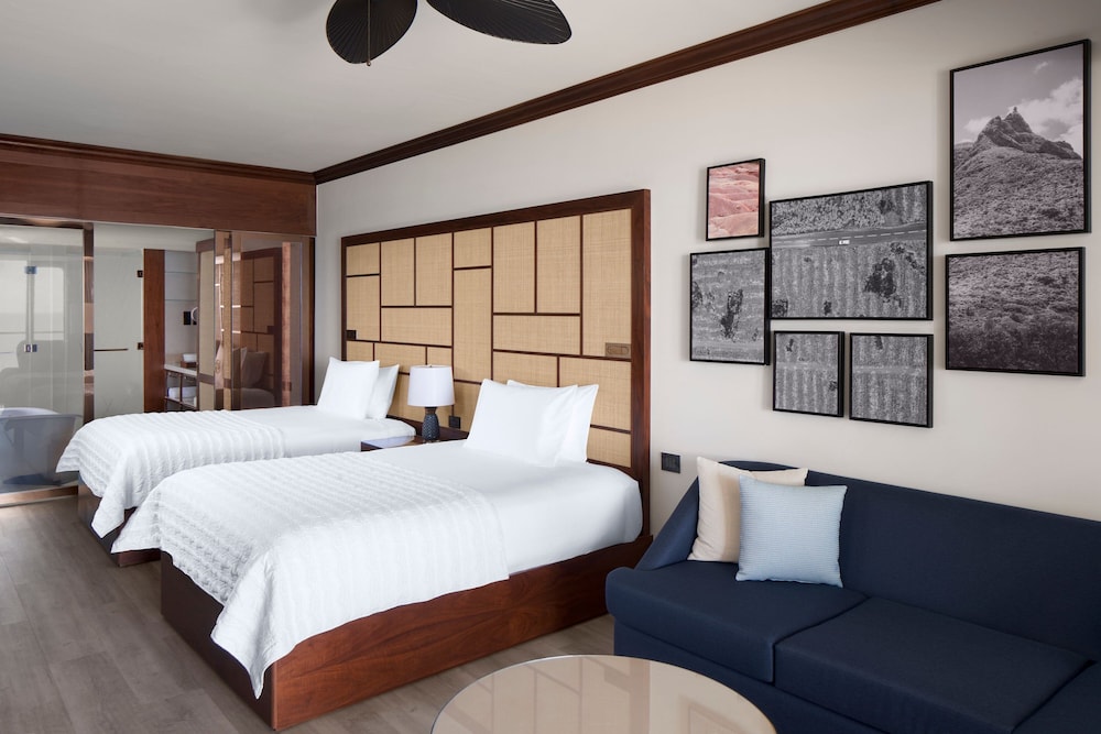 Family Suite, 1 King Bed with Sofa bed, Beachfront - Photo 3