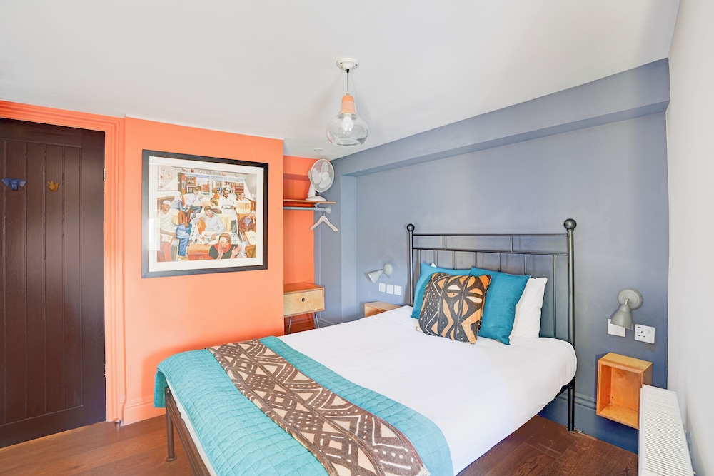 Standard Room, 1 Twin Bed (Shared Bathoom) photo 3