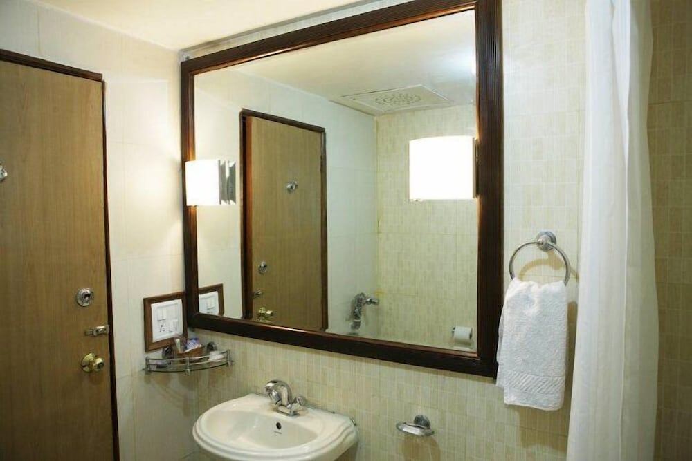 Executive Room - Photo 8