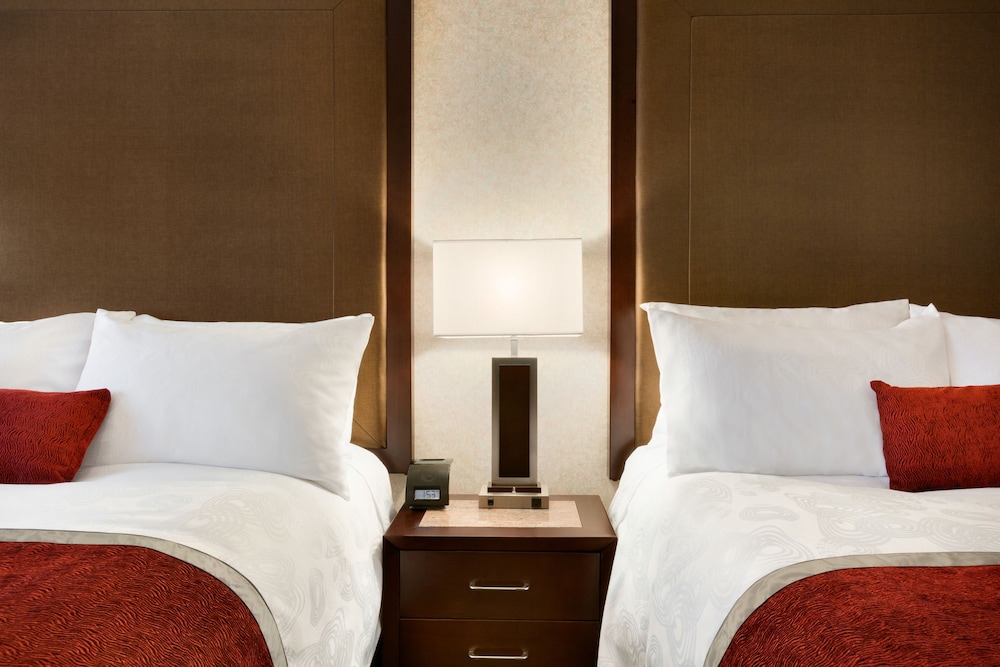 Standard Room, 2 Queen Beds (Interior Entrance) photo 2