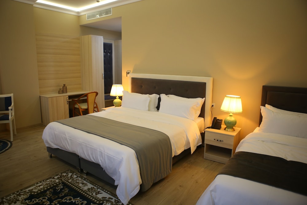 Luxury Suite photo 3