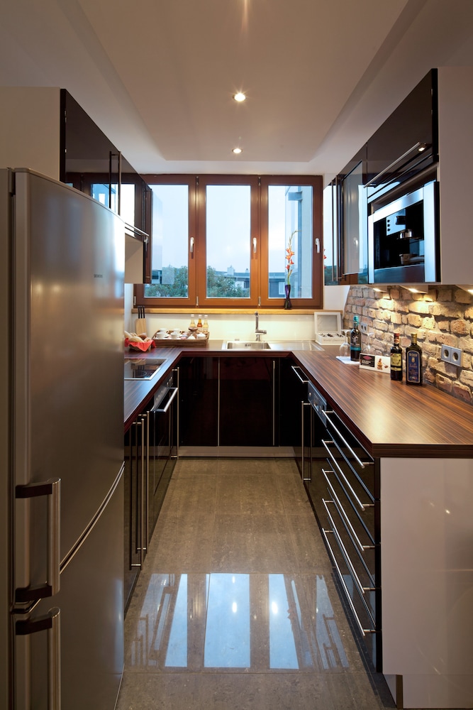 Keyless Easy Entry 24/7 - Deluxe 2 Bedroom Apartment photo 3