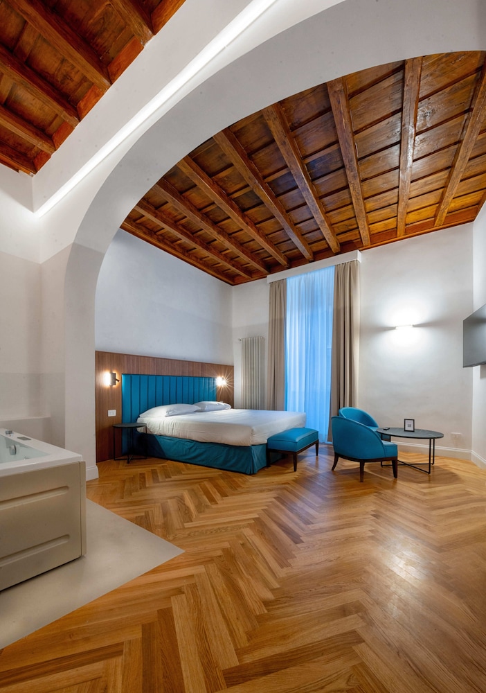 Luxury Suite, Private Bathroom, City View
