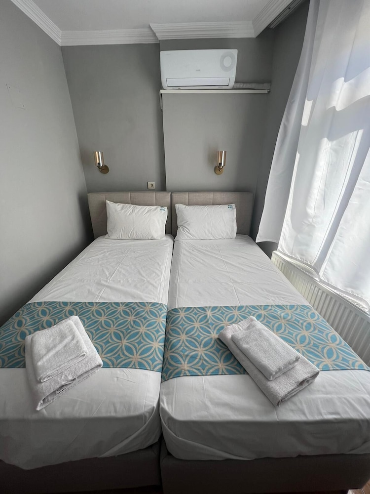 Standard Room photo 2