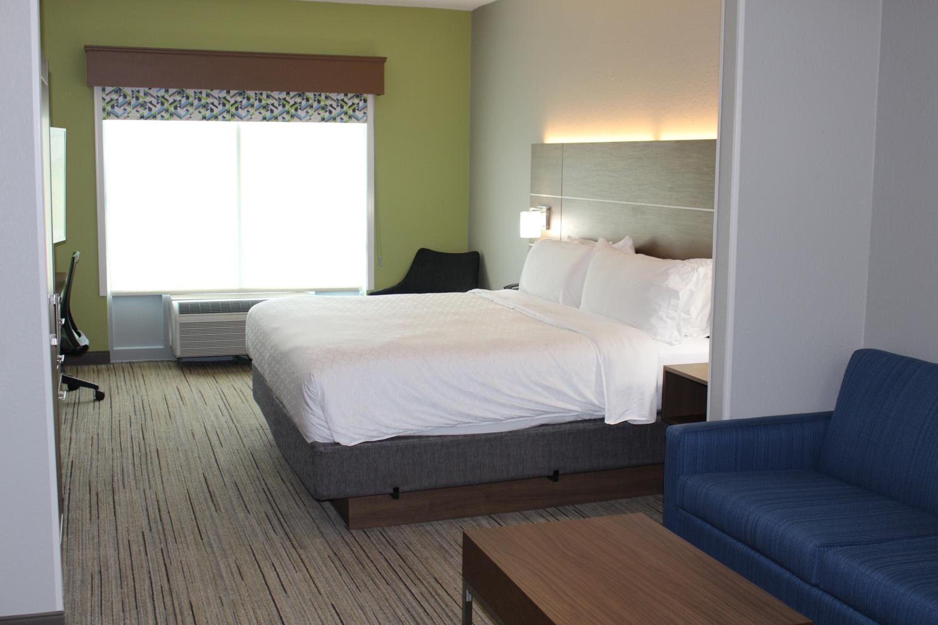 King Suite with Sofa Bed - Photo 2