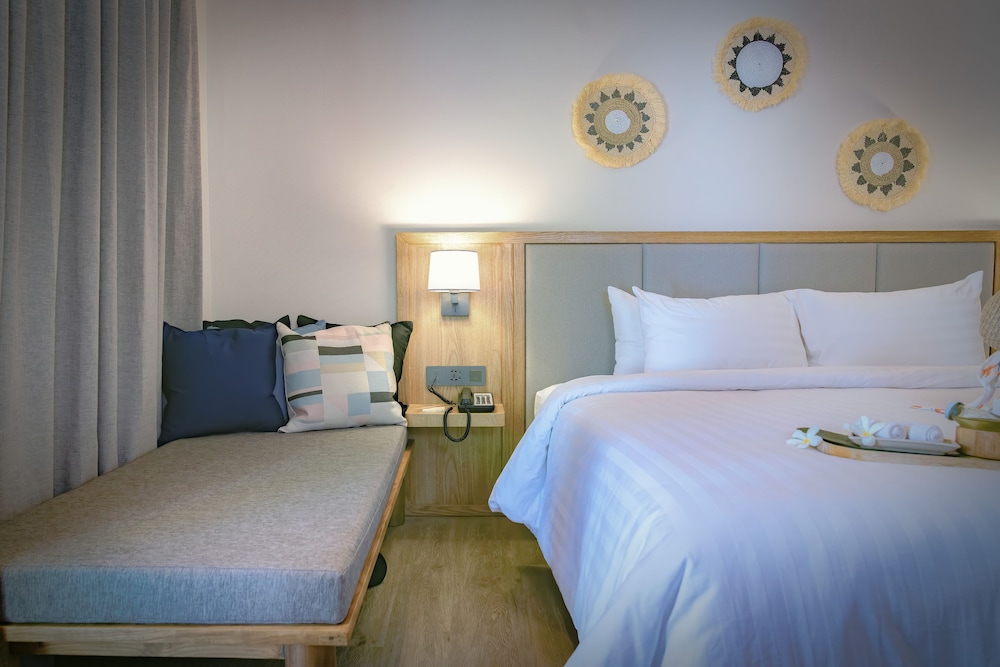 Deluxe Villa (1 Way Airport Transfer) - Photo 1