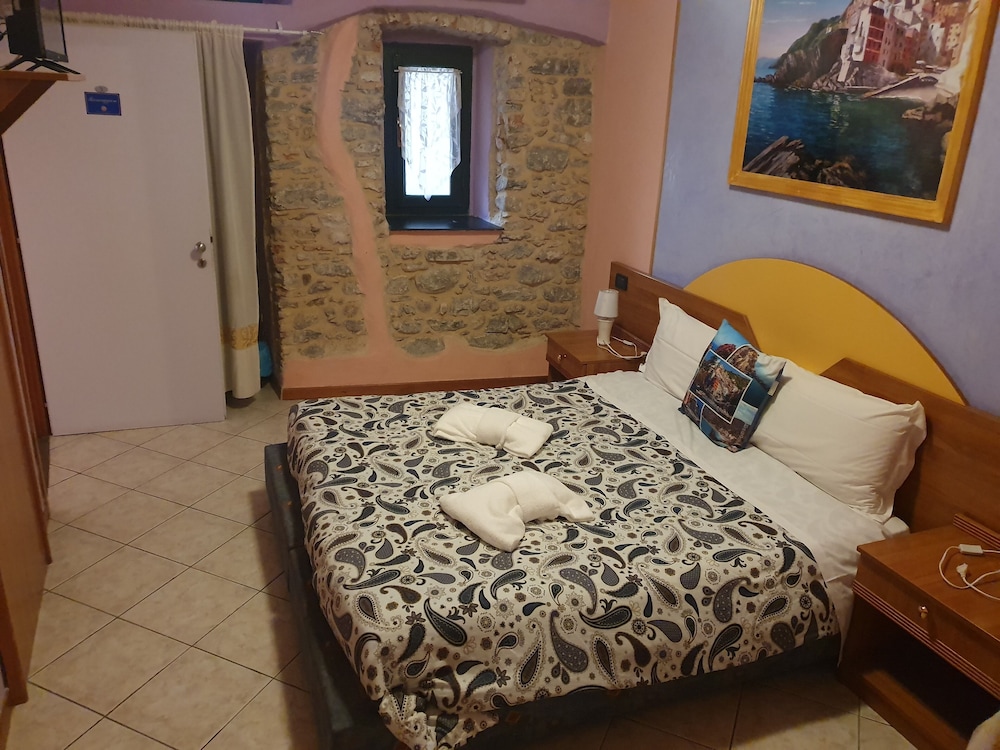 Basic Double or Twin Room photo 2