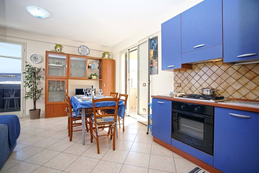Apartment, 2 Bedrooms, Smoking