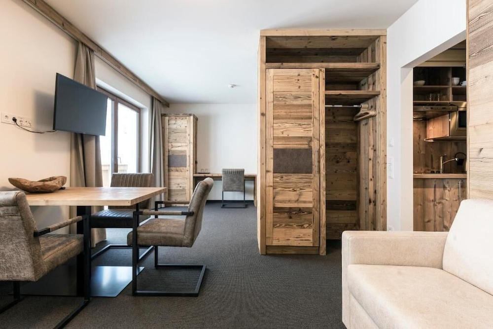 Junior Suite, kitchenette, balcony