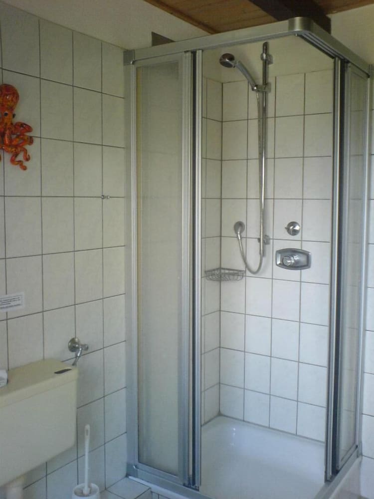 Family Apartment, Ensuite photo 2