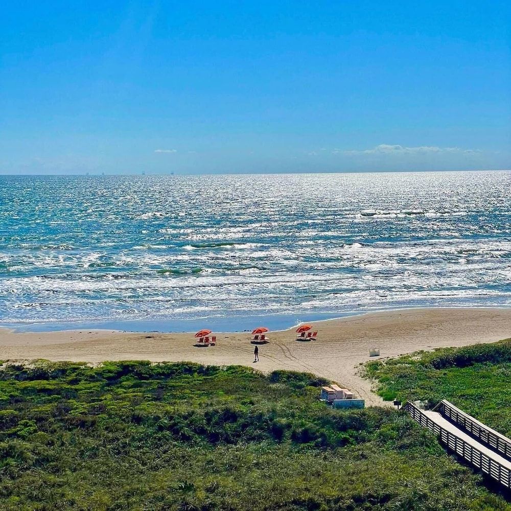 Standard Room, 2 Queen Beds, Ocean View - Photo 6