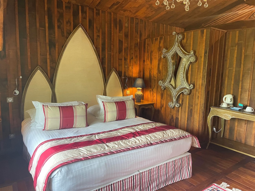 Deluxe Room, 1 Double Bed, Garden View photo 3