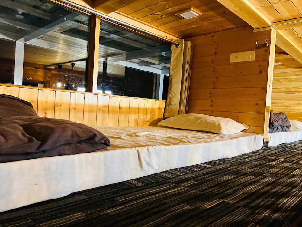 Family Room, Multiple Beds photo 1