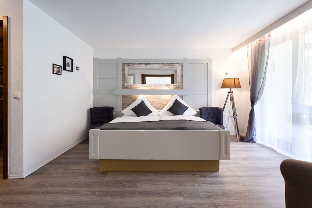 Double Room, Balcony, Mountain View photo 3