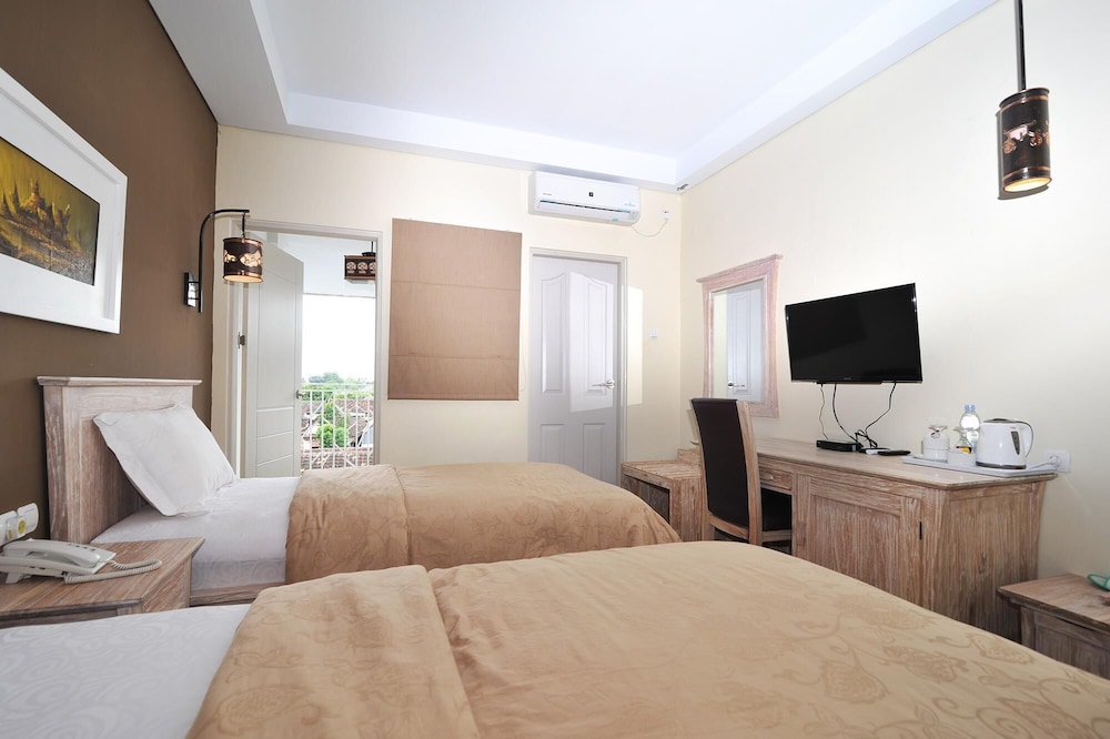 Twin Room, Courtyard View