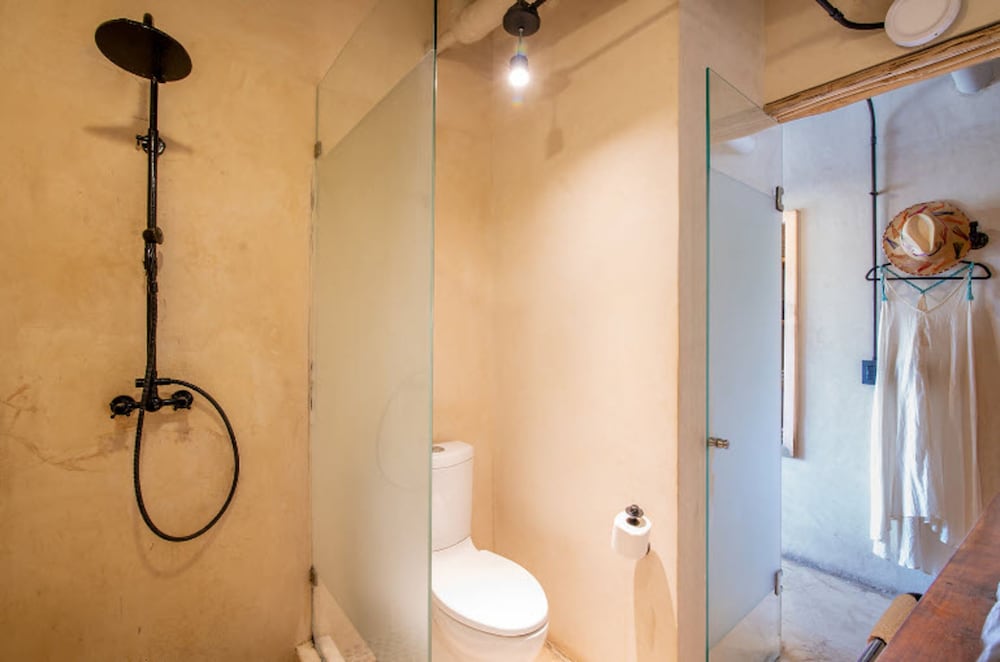 Master Double Suite with Jacuzzi Balcony and City Views - Photo 11