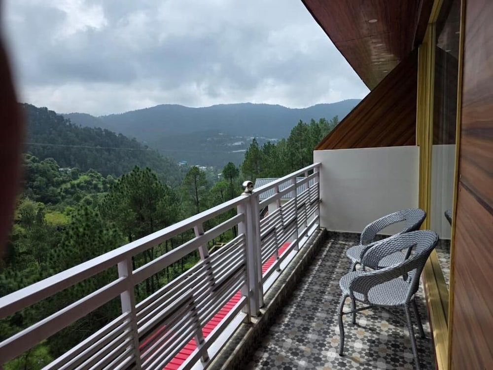 Deluxe Room, Balcony photo 3