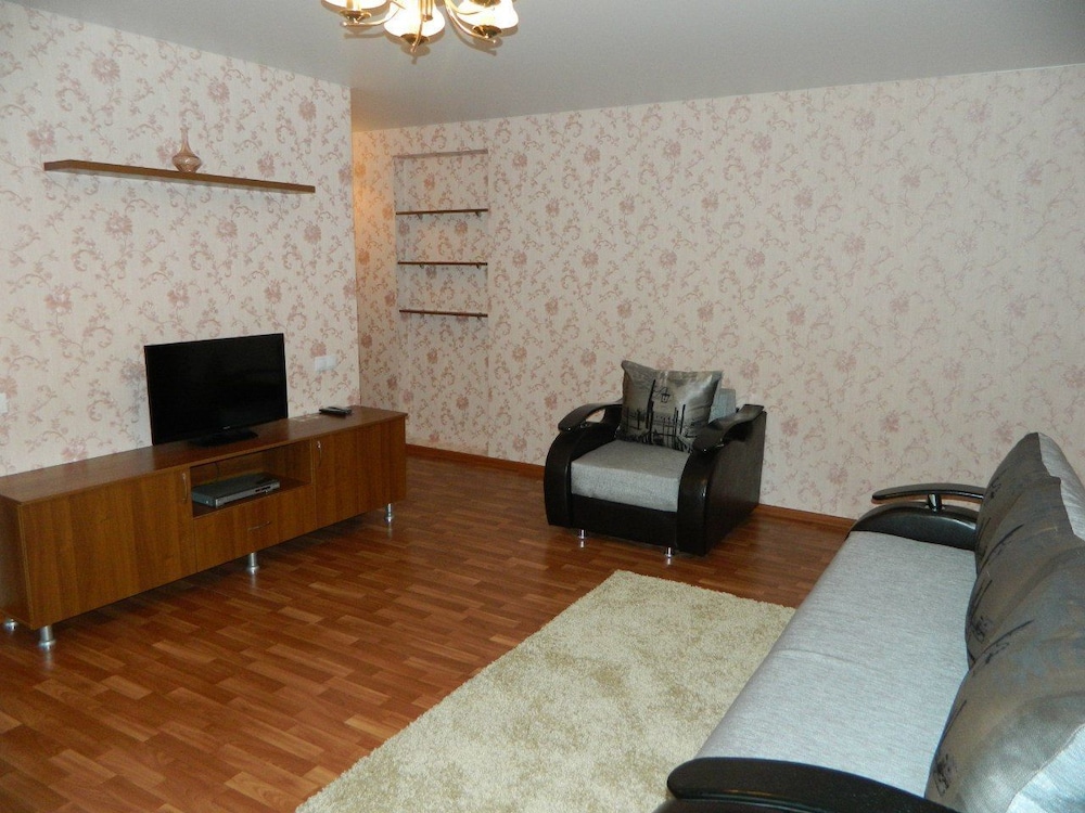 Apartment (B-46) photo 2