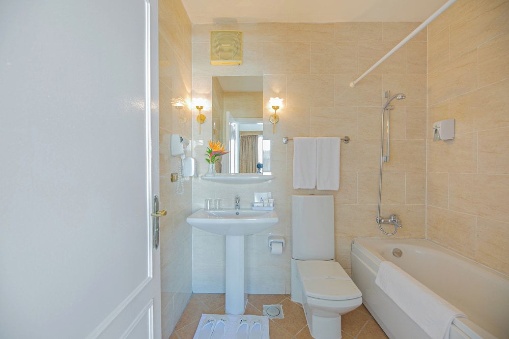 Standard Room - Photo 8