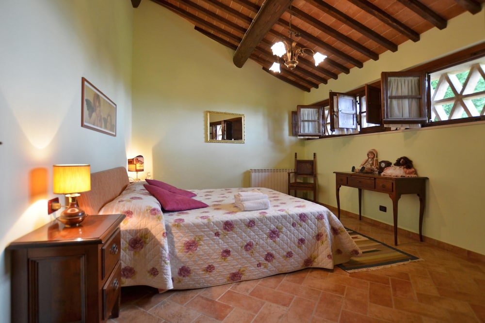Family House, Multiple Bedrooms, Mountainside (Betulla C)