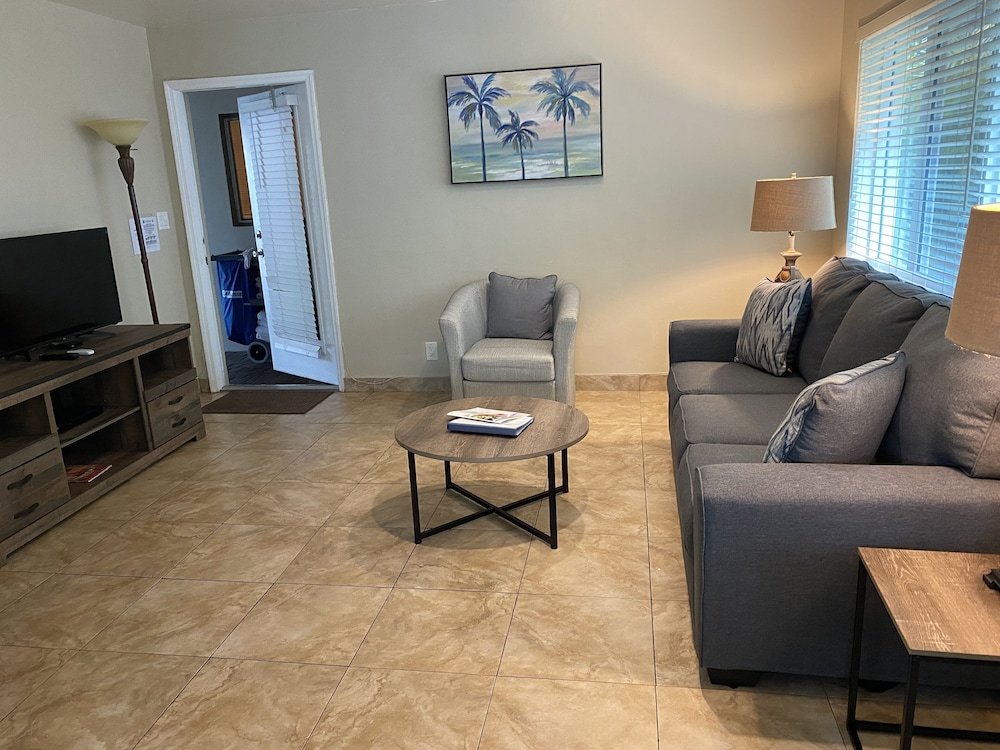 Deluxe Two Bedroom Two Bath Suite with Two Queen Beds and One Queens Sleeper Sofa photo 3