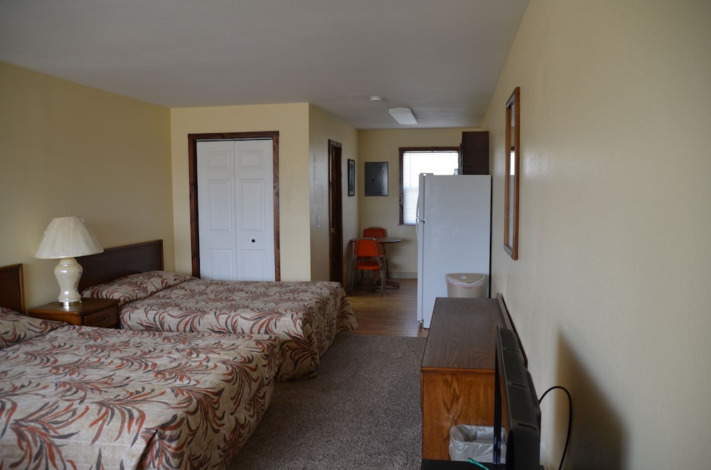 Studio Suite, 2 Queen Beds, Kitchen photo 3
