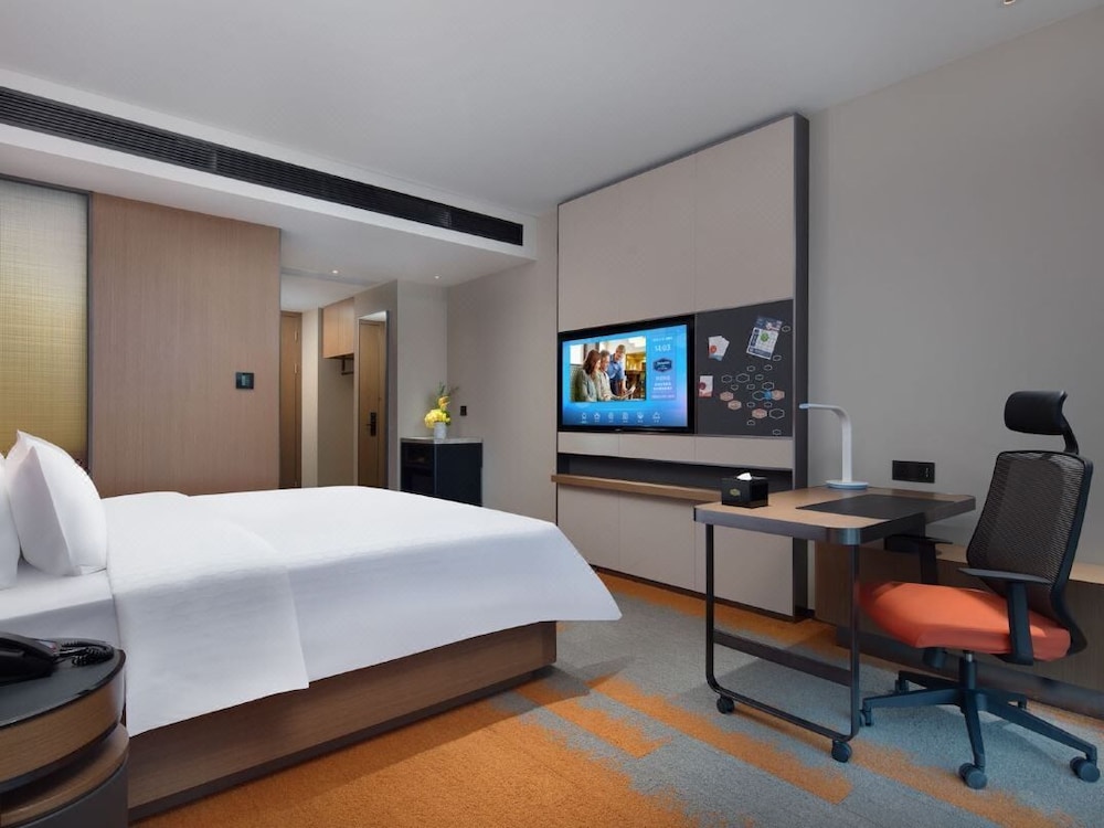 Superior Single Room, City View