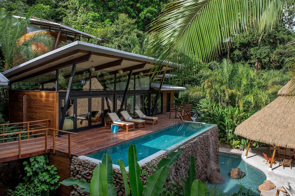 Beachfront Villa Estate photo 1