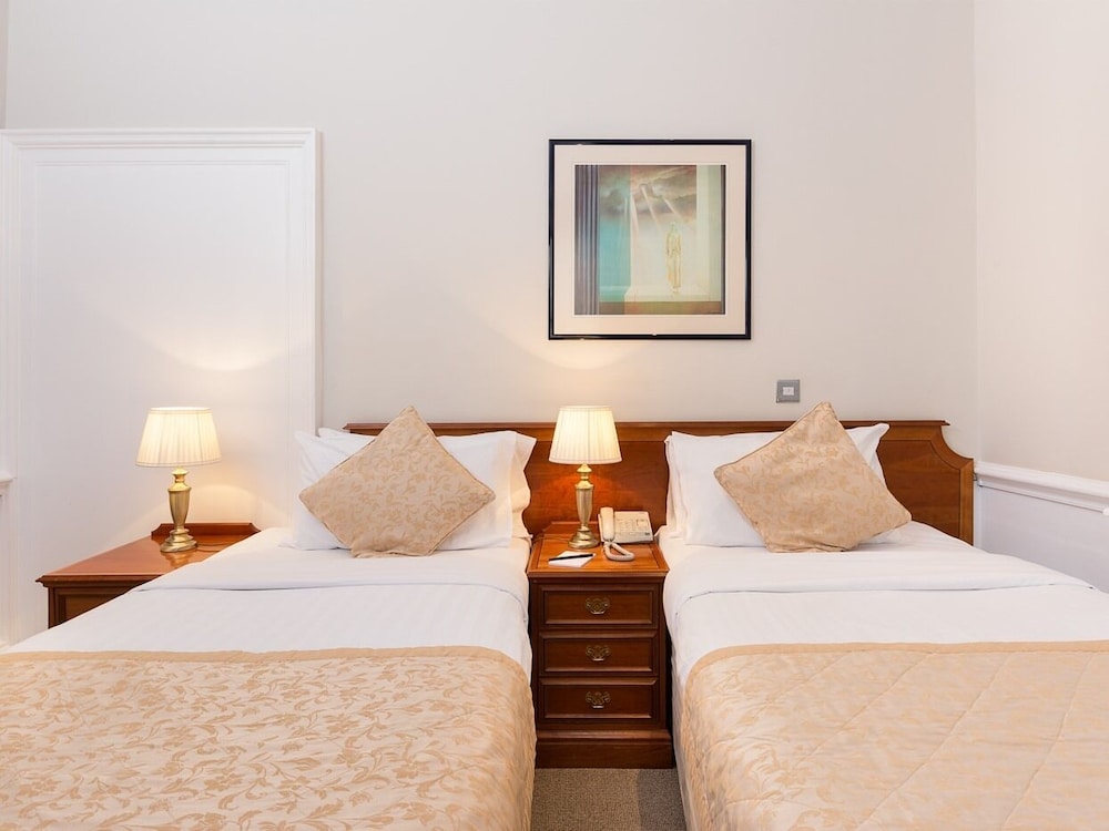Standard Double or Twin Room, Ensuite photo 1