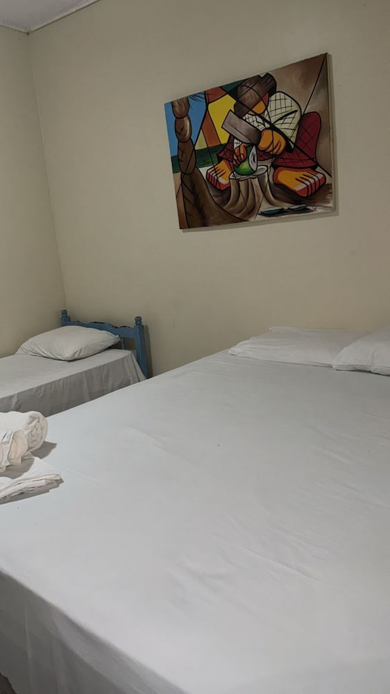 Economy Triple Room, City View photo 3