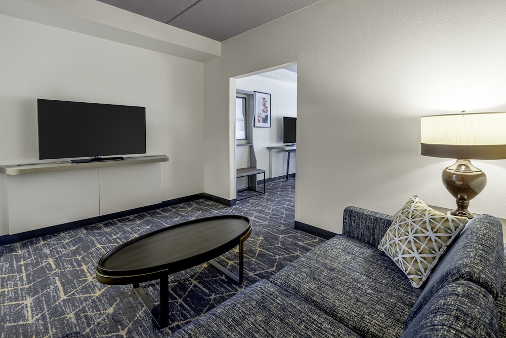Suite, Multiple Beds - Photo 5