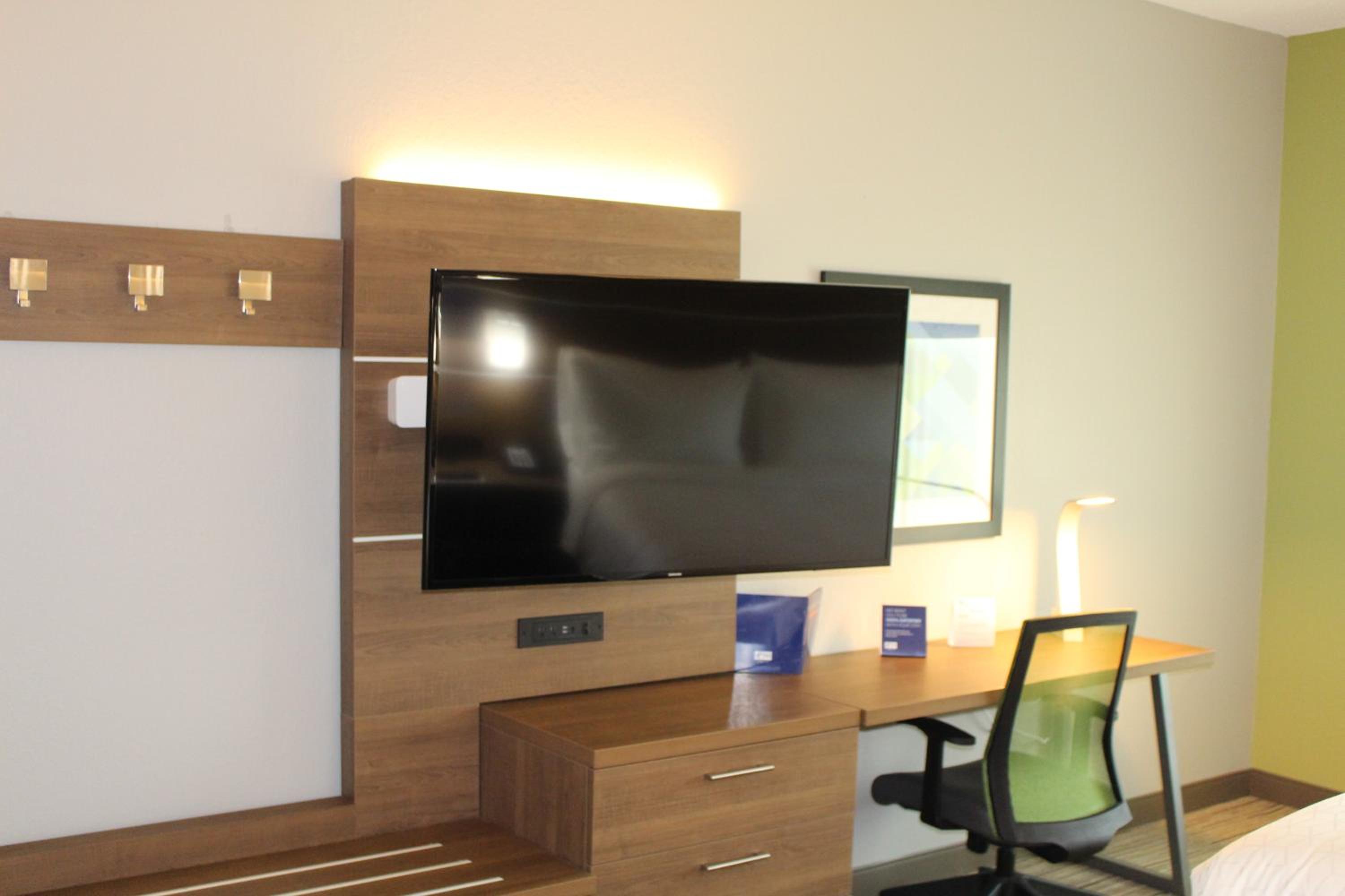 King Suite - Disability Access - Photo 1