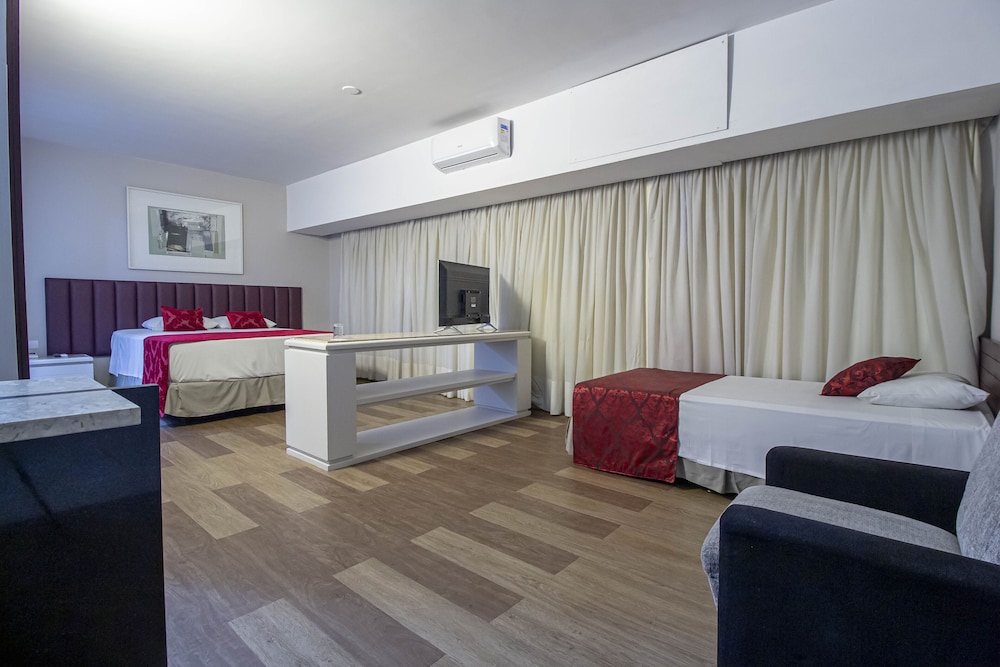 Family Triple Room, Multiple Beds - Photo 1