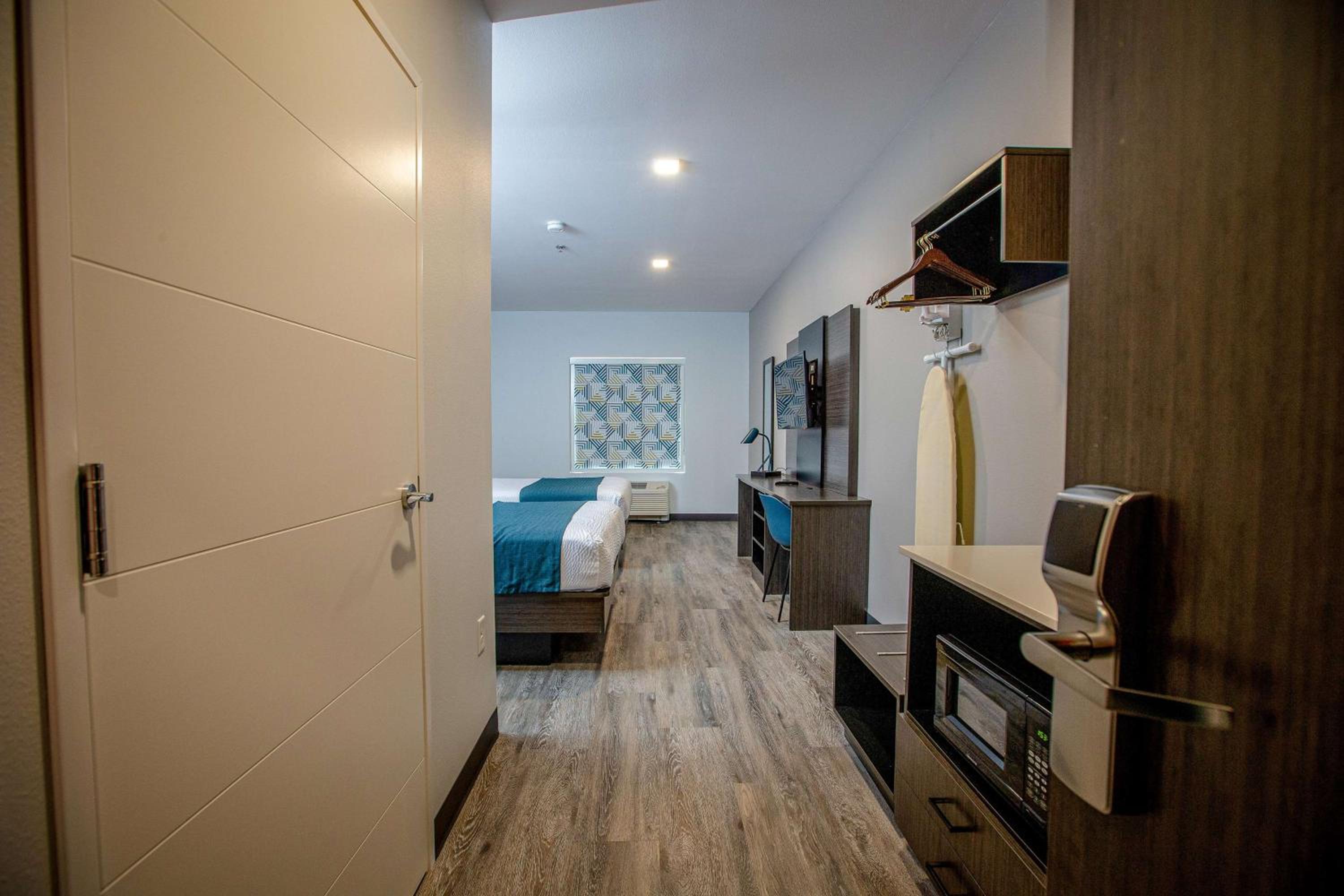 Deluxe Quadruple Room - Non-Smoking - Photo 1
