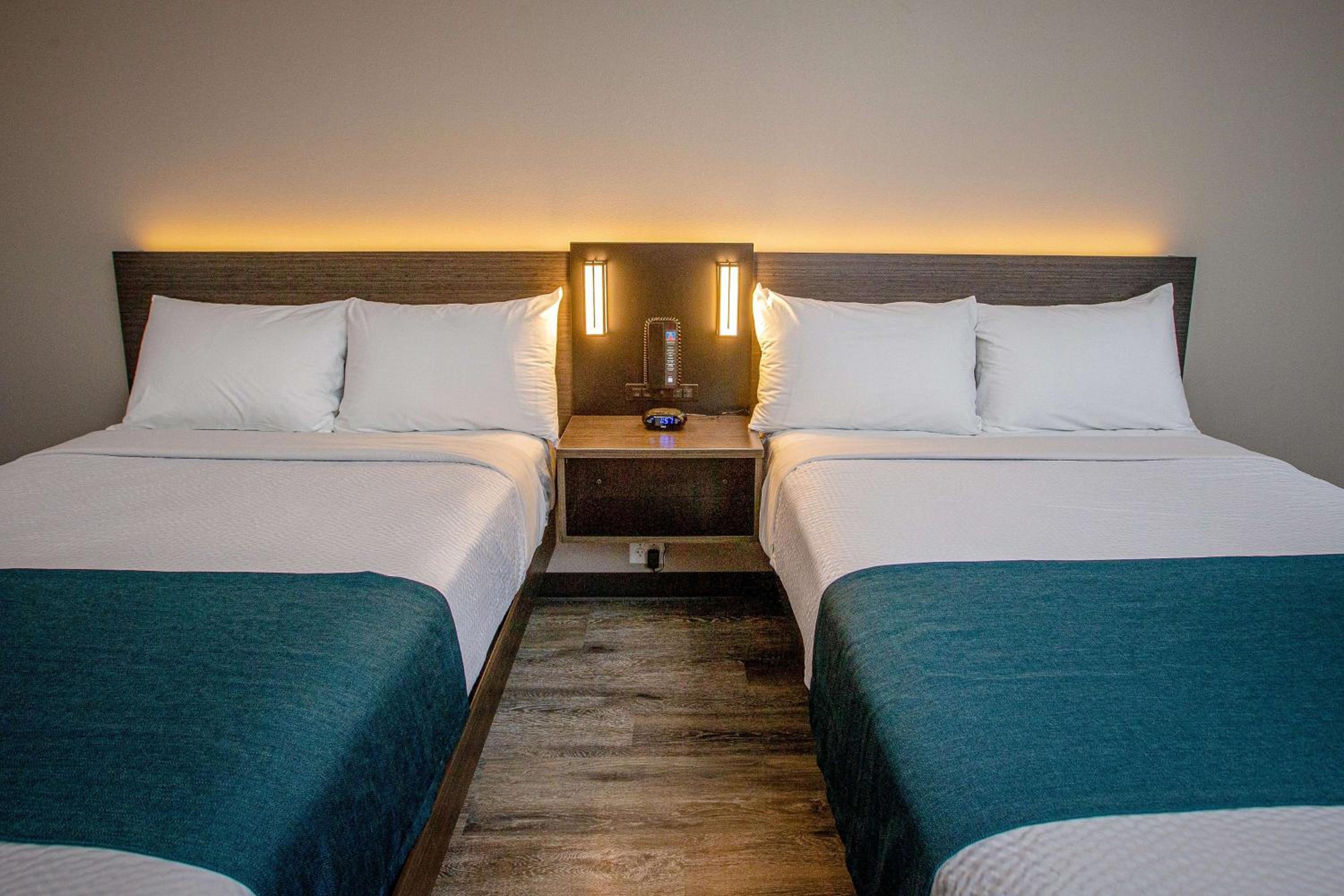 Deluxe Quadruple Room - Non-Smoking - Photo 4