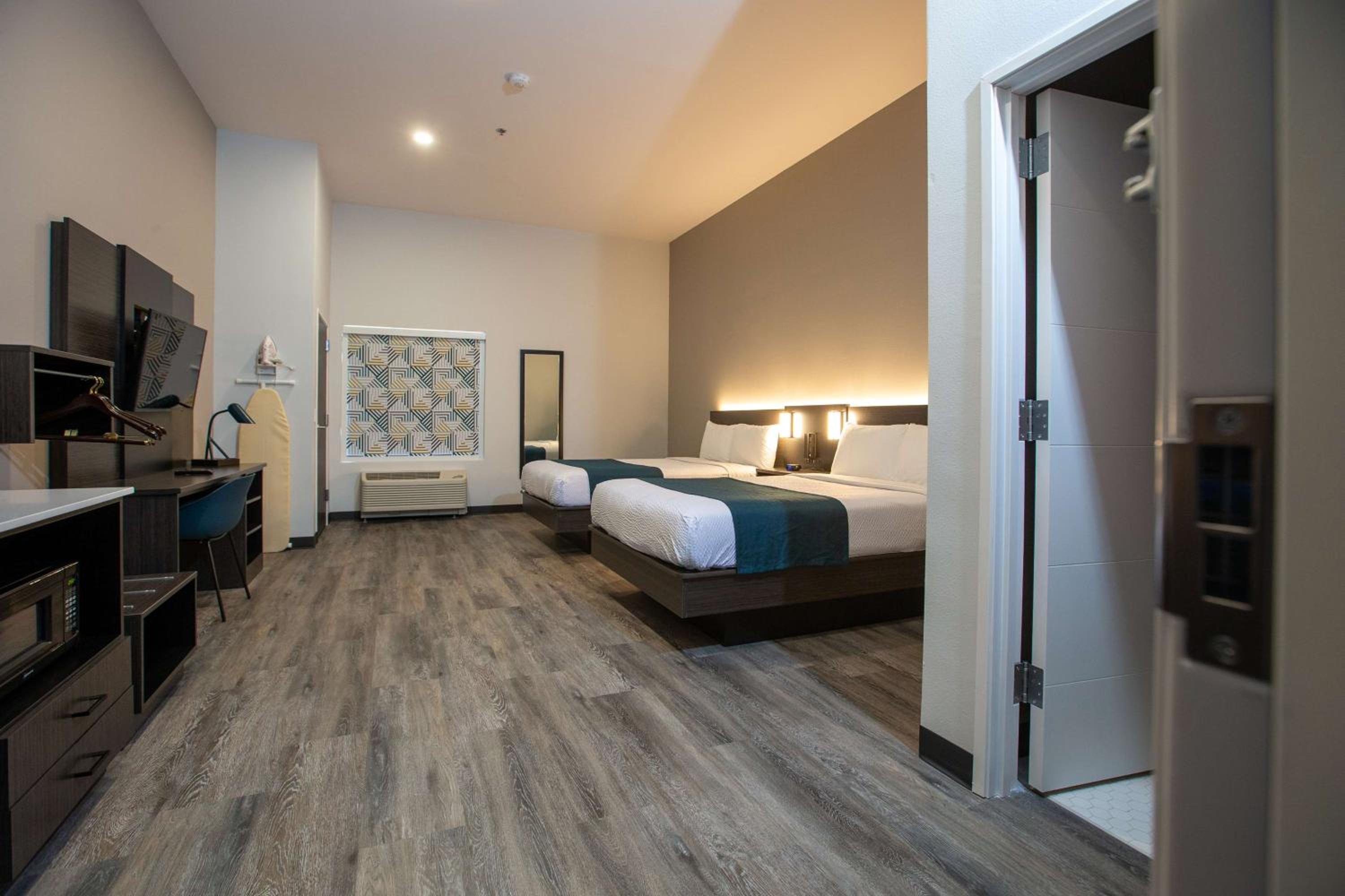 Deluxe Quadruple Room - Non-Smoking photo 1