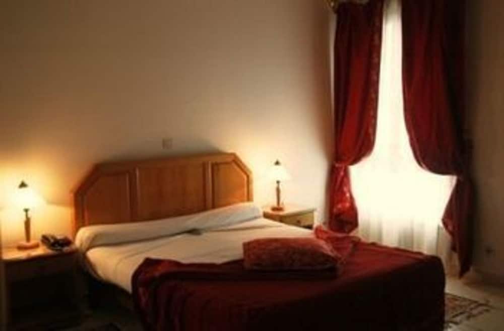 Double Room - Photo 5