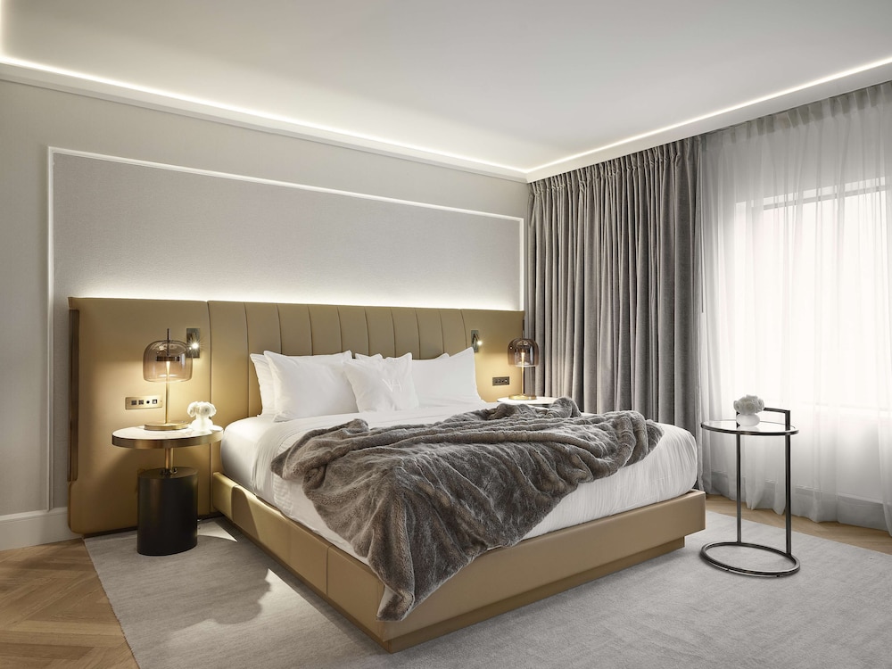 Presidential Suite, 1 King Bed thumbnail 6