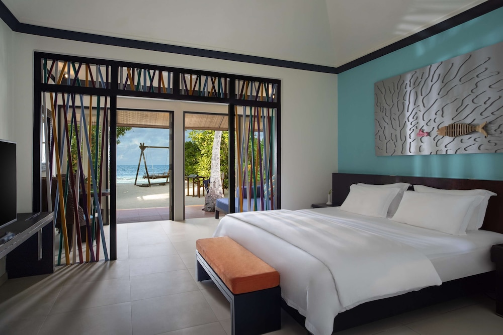 Beachfront Sunset Villa with Transfer Included - Photo 2