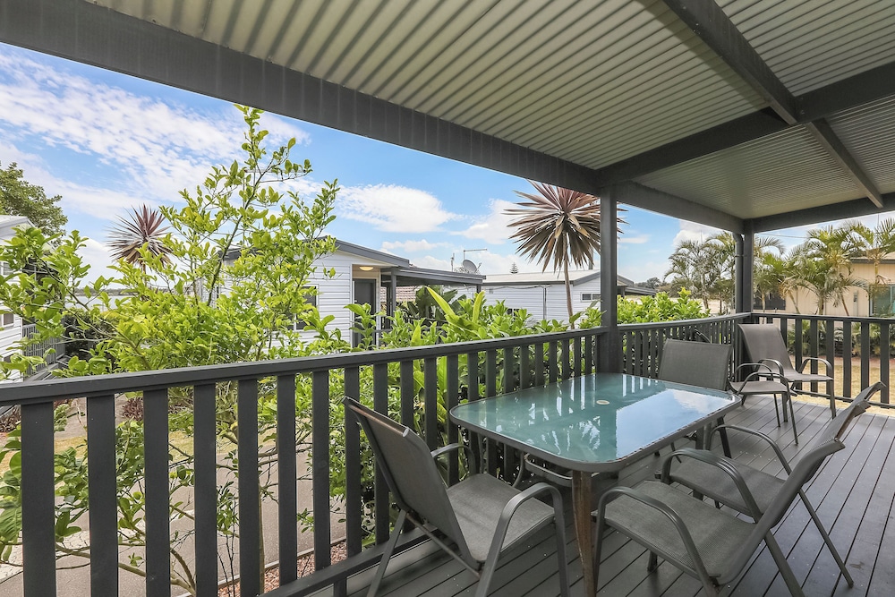 Economy Cabin - Sleeps 4 - Dog Friendly photo 3