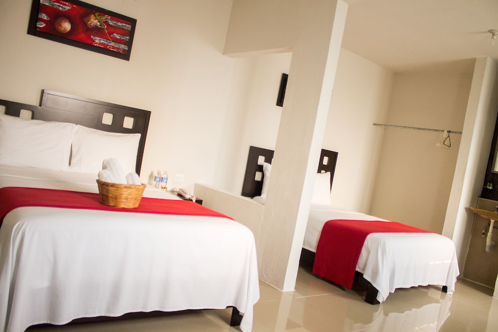 Junior Suite, 2 Double Beds, Private Bathroom photo 2