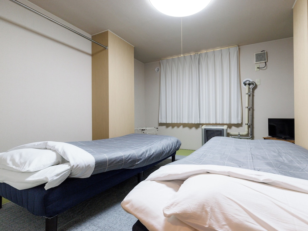 Traditional Twin Room, Non Smoking, Pets Allowed (E) photo 1